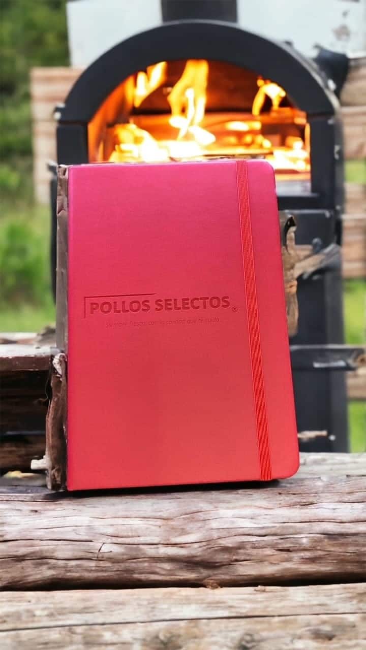 libreta hojas rayas separador elastico grabado rojo