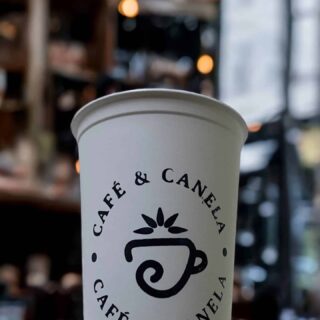 vaso plastico cafetero tapa serigrafia fotografia blanco scaled